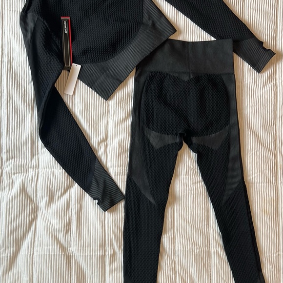 Black Textured Two-Piece Set - Picture 2 of 4